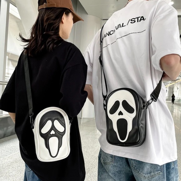 Scream Ghost Face Faux Leather Crossbody Bag - Picture 7 of 10